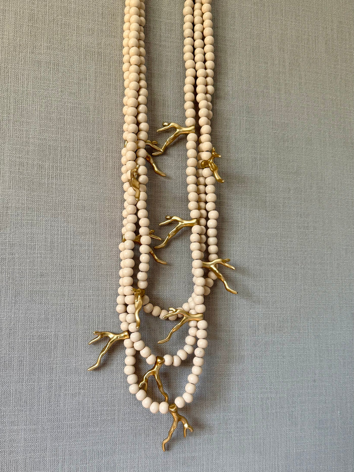 Coral Detail Wood Beaded Necklace