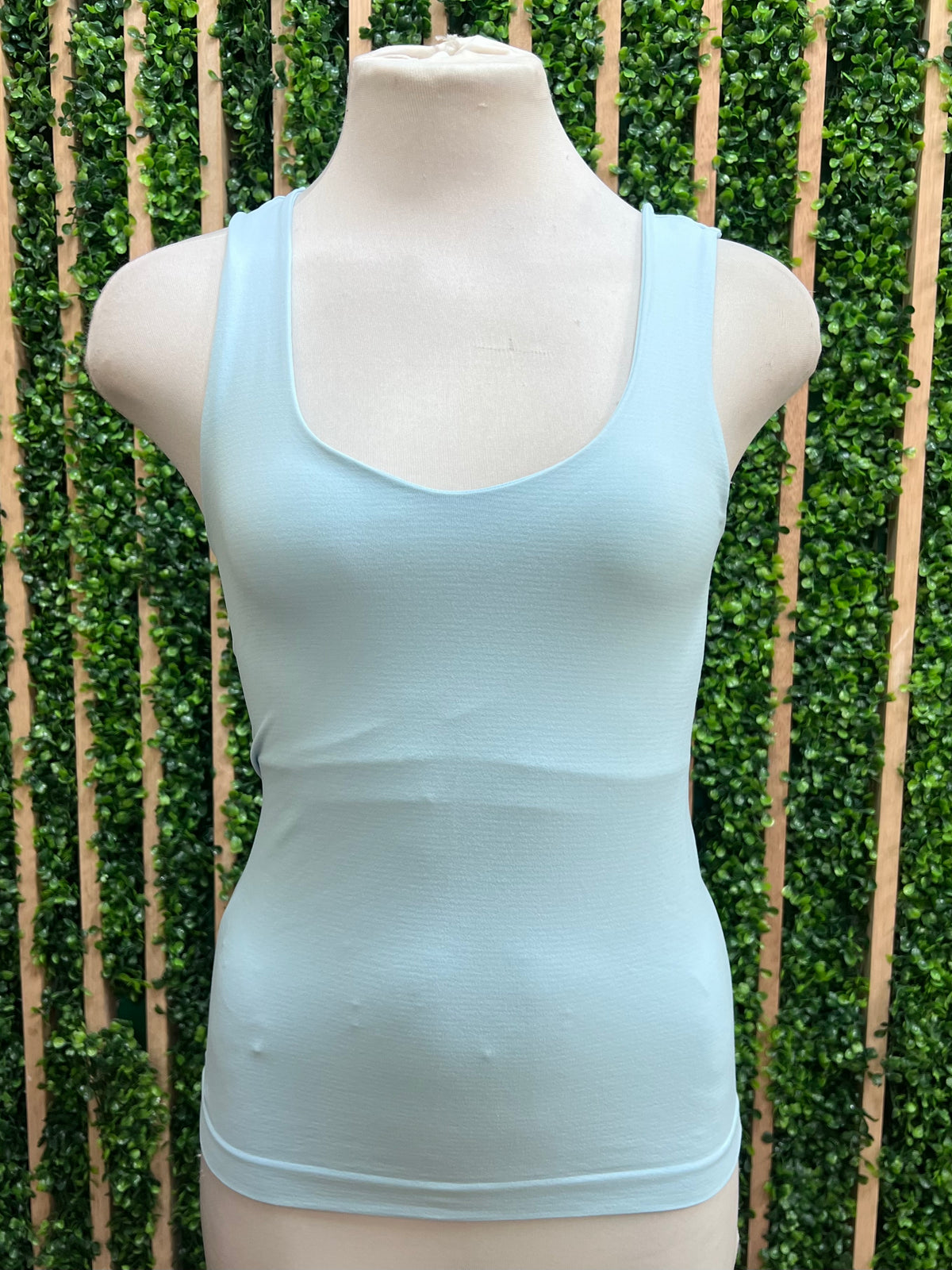 Seamless Scoop Neck Tank Top – Multiple Colors