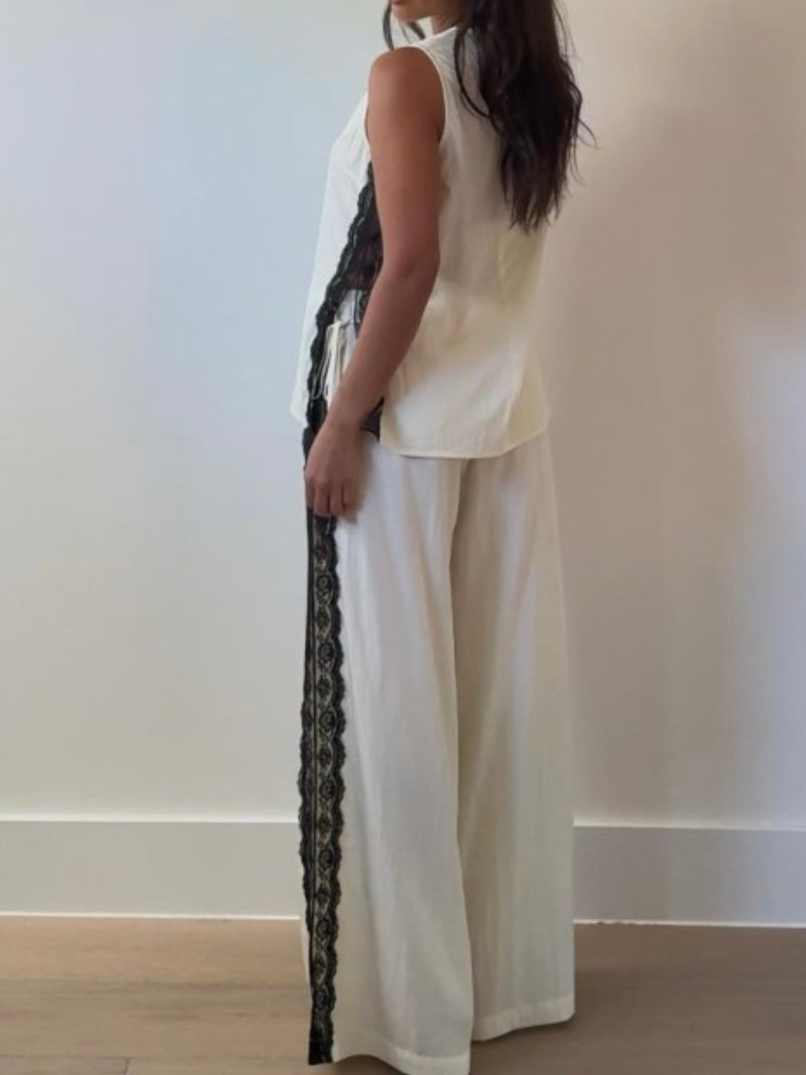 Ivory & Black Lace Trim Resort Set