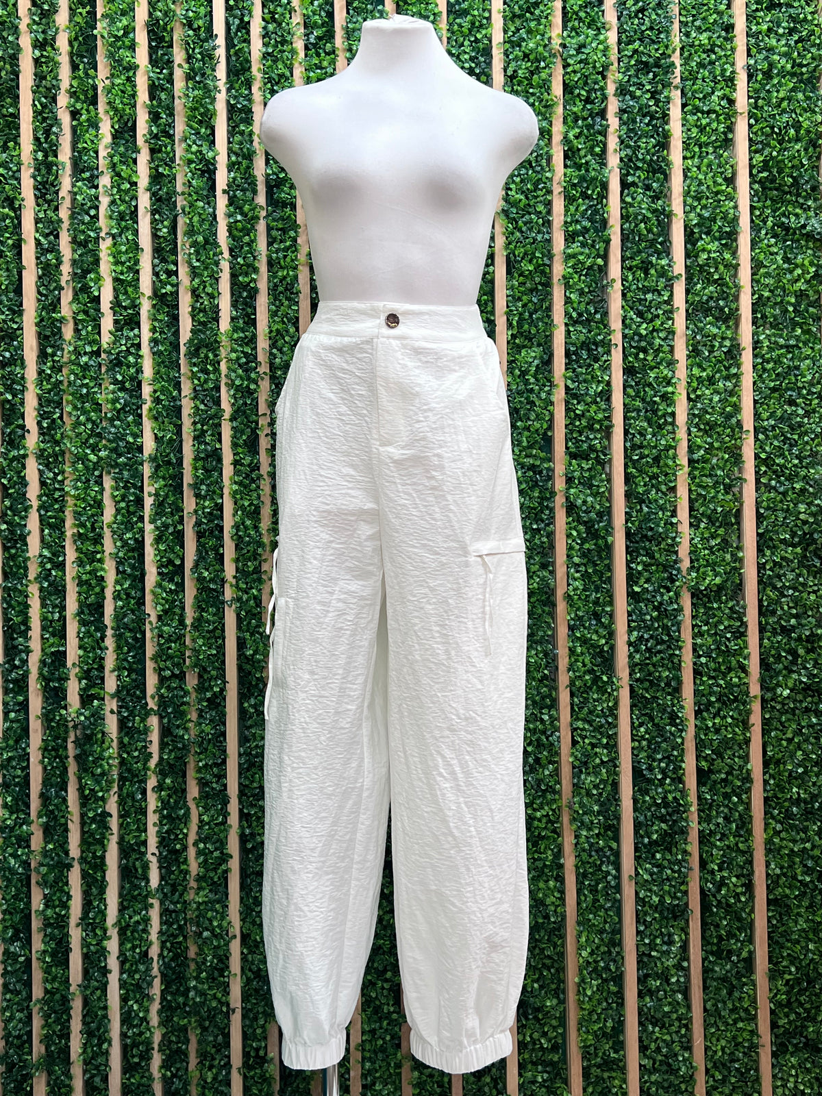 White Coastal Escape Cargo Jogger Pants