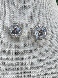 Round Stone Stud Earring