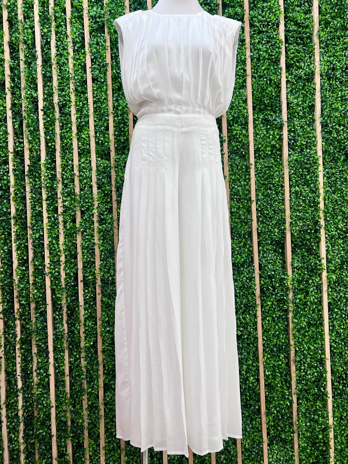Off WHite Pleated Sleeveless Top