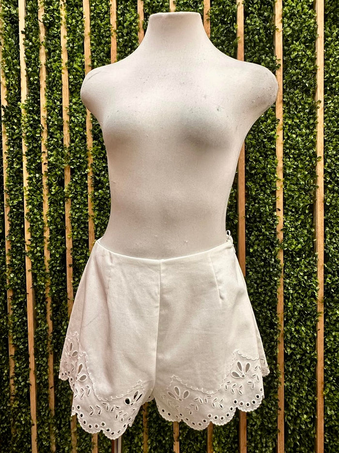 Embroidered Square Short