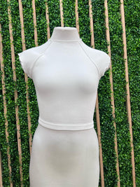 Solid Ribbed Round Neck Crop Top