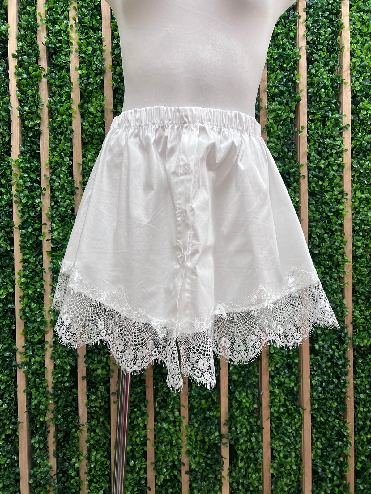 White Lace Trim Short Skirt