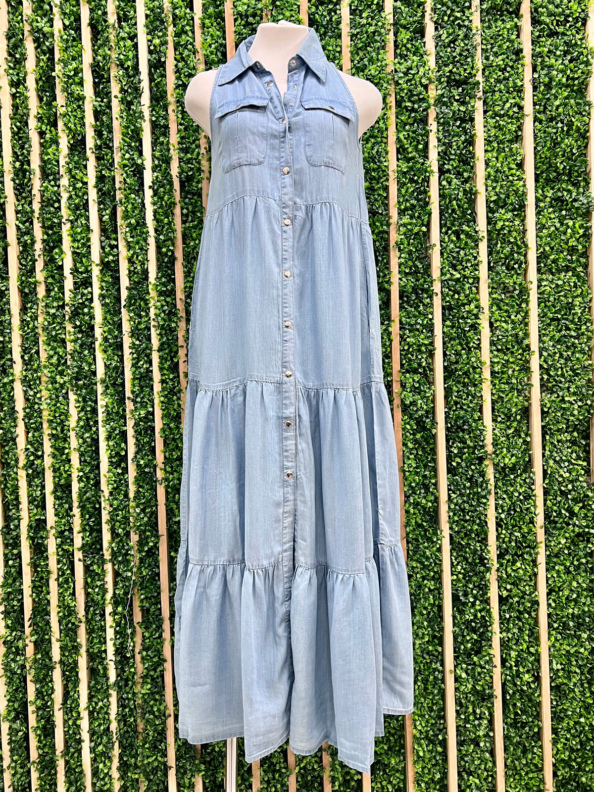 Exquisite Sleeveless Tiered Denim Maxi Dress