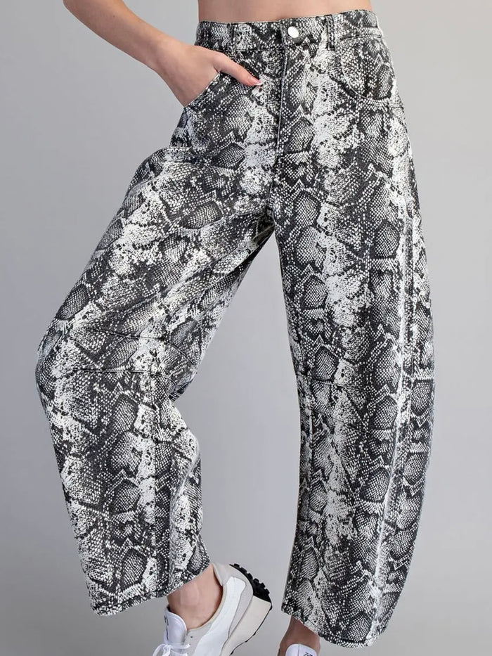 Black White Snake Skin Pattern Barrel Pants