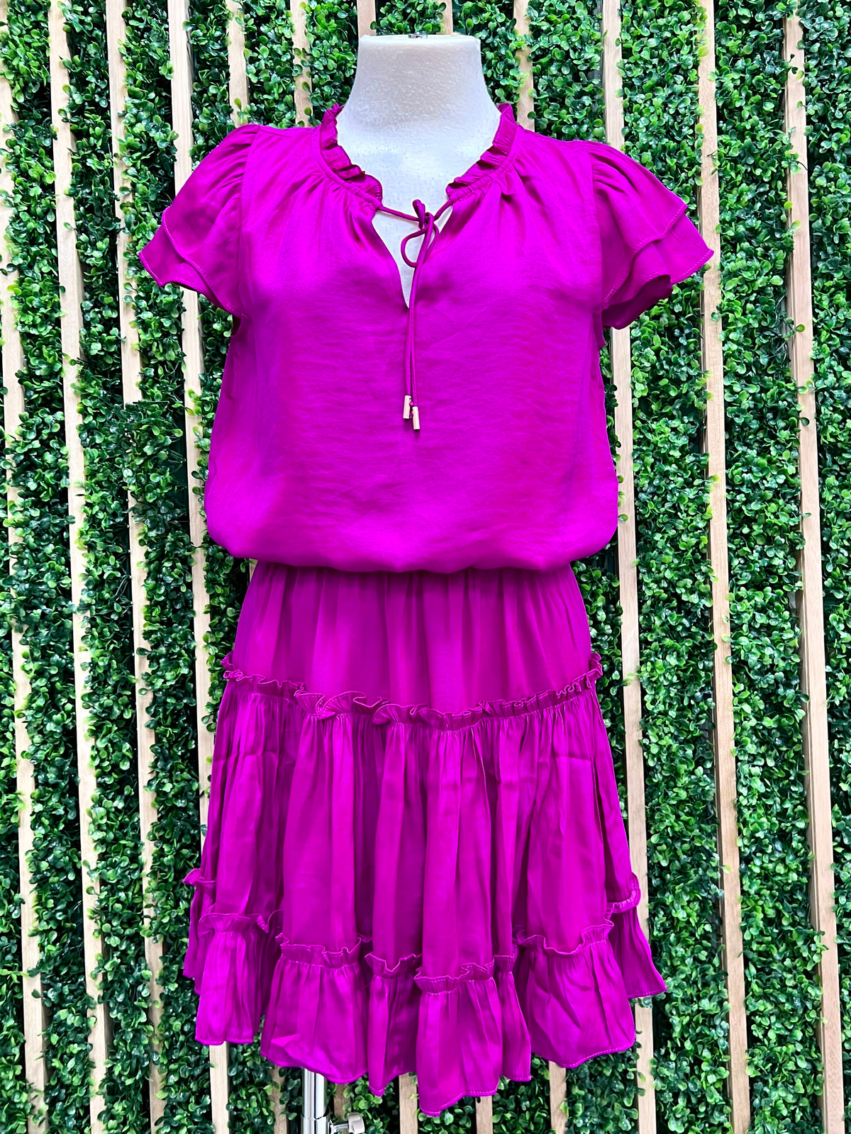 Delicate Short Sleeve Ruffled Short Dress