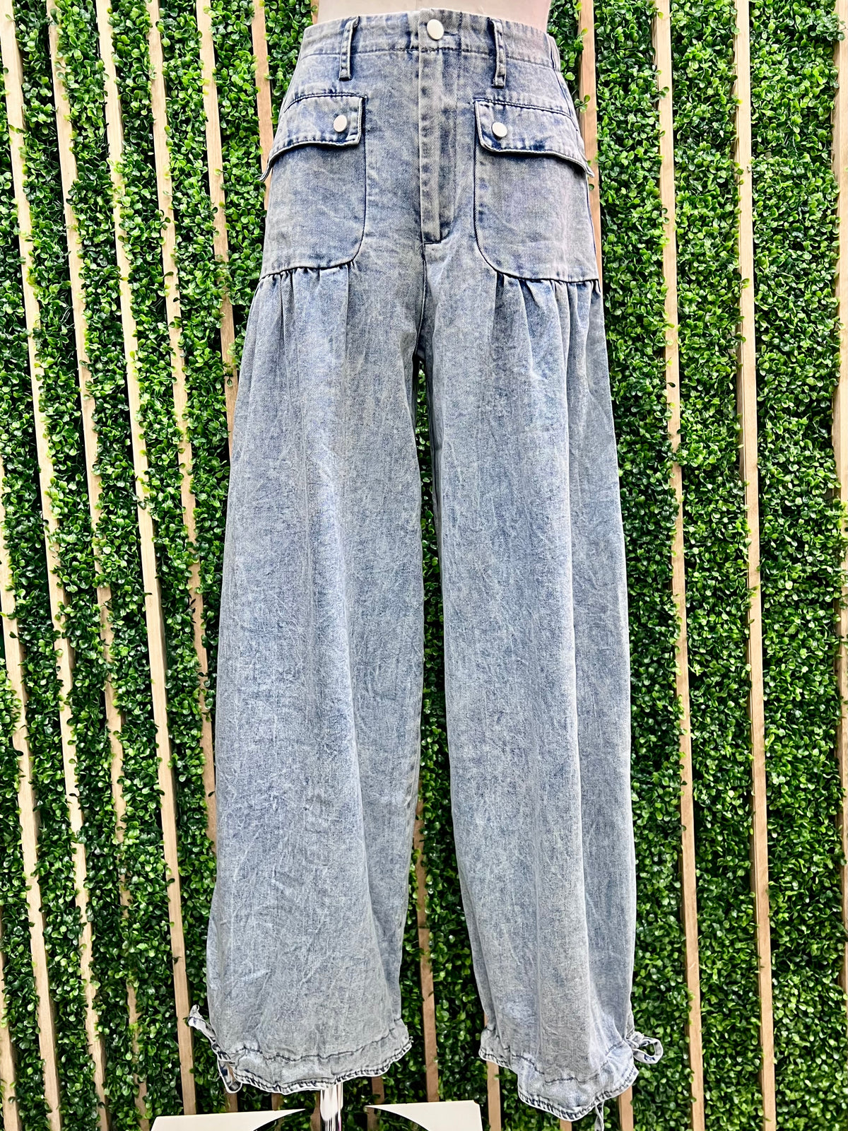 Big Pockets Tie Hem Washed Denim Pants