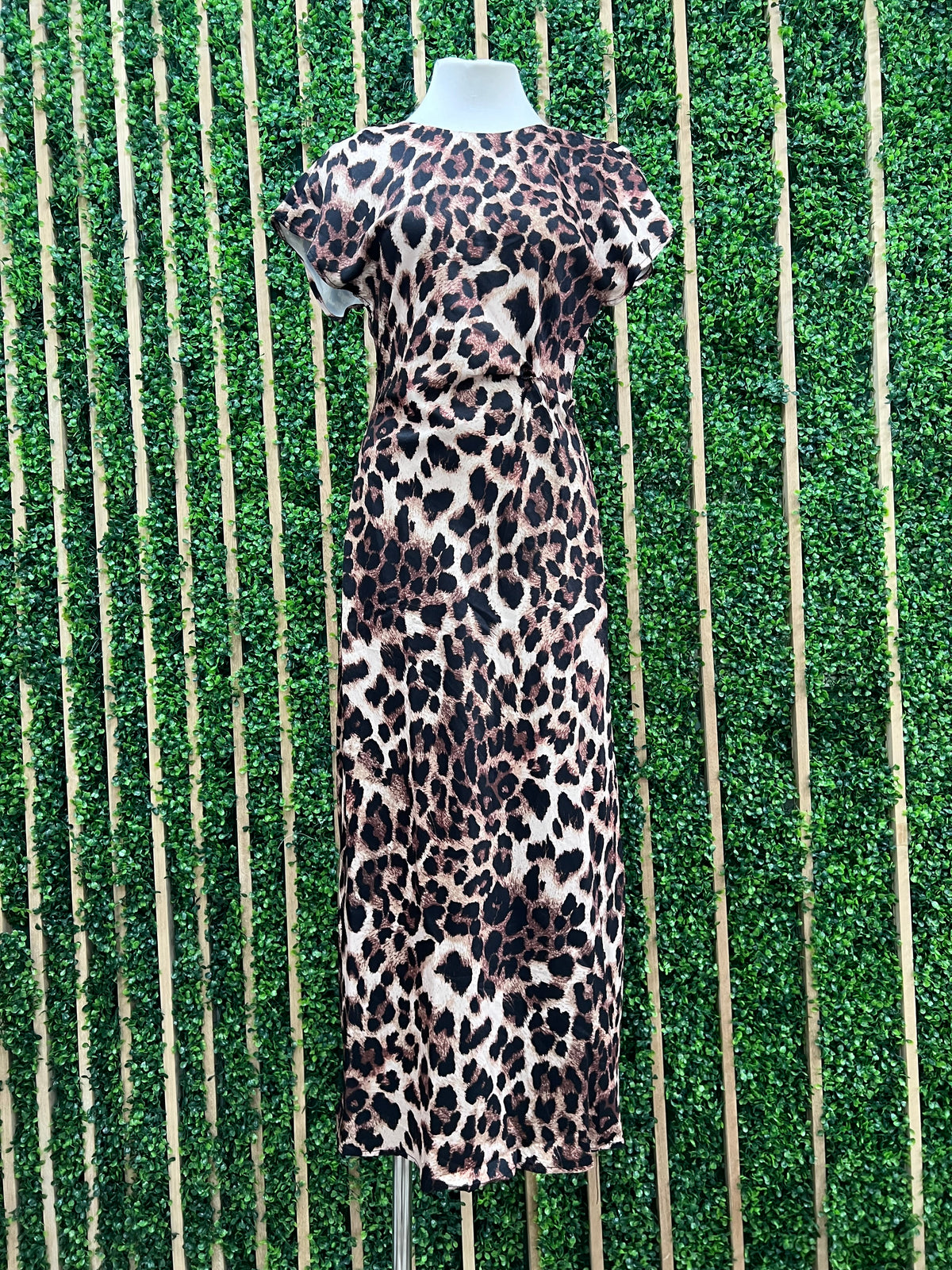 Twist Detail Leopard Round Neck Midi Dress