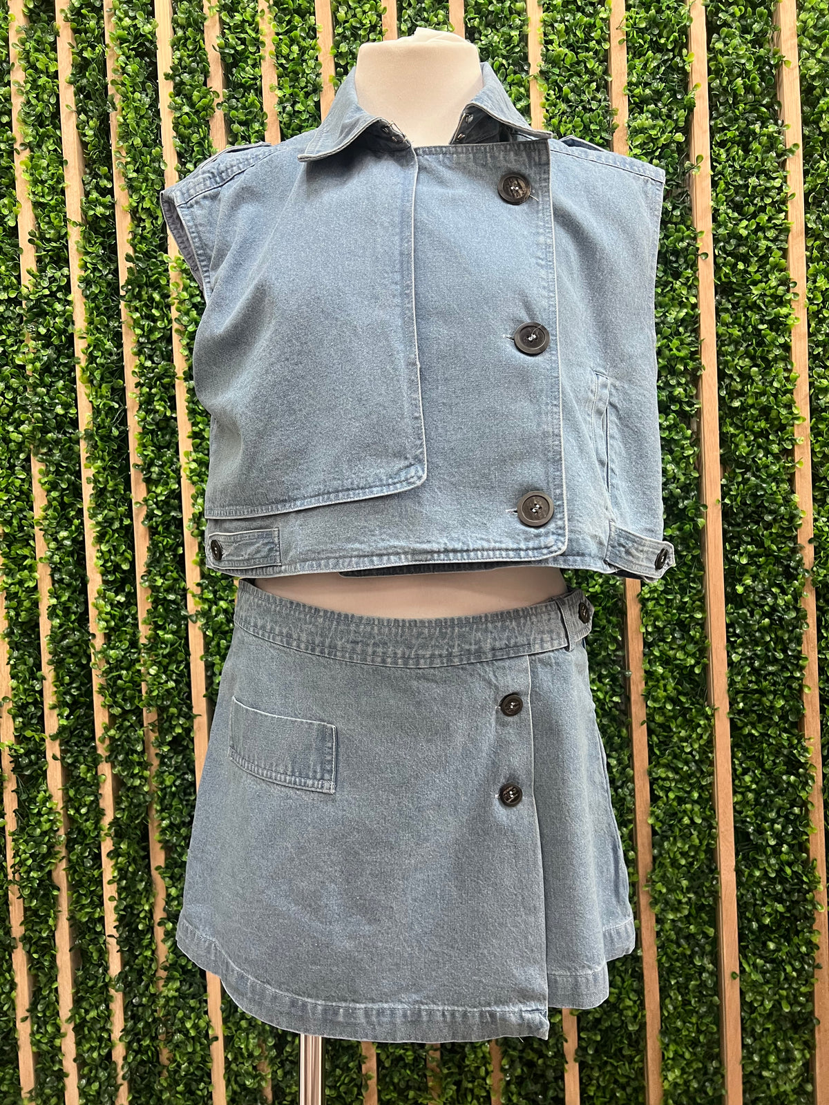 Button And Pocket Detail Denim Skort