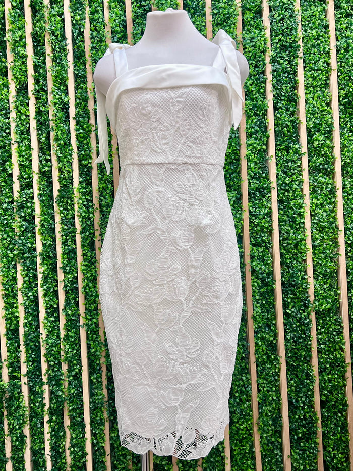 White Floral Lace Shoulder Tie Fitted Midi Dresss (Copy)