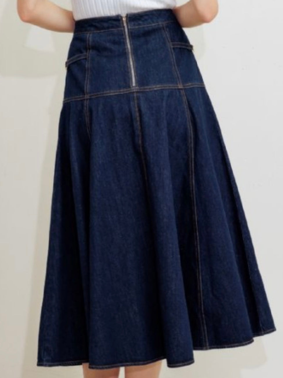 Buckle Detail Fitted Dark Denim Midi Skirt