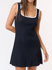 Black White Contrast Trim Pleated Knit Short Dress