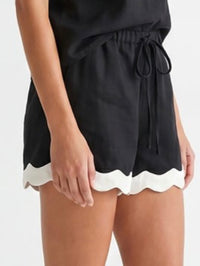 Wavy Trim Linen Shorts