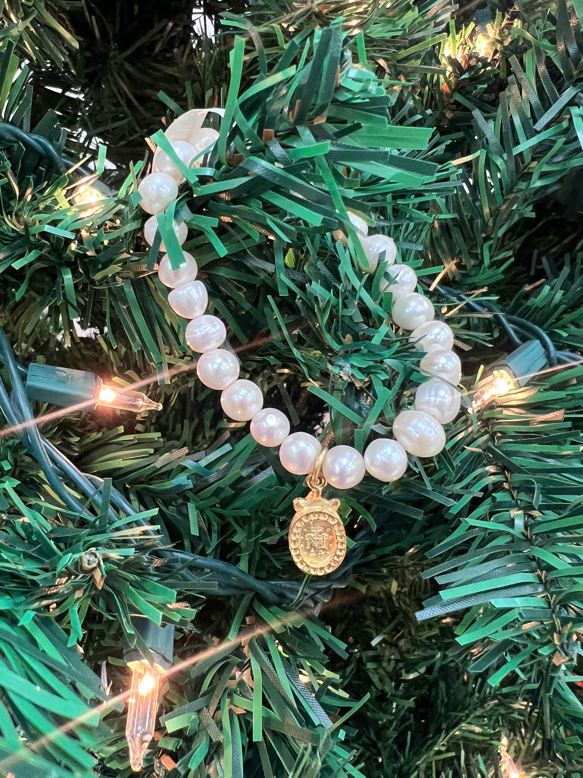 WD Sacred Medal Pearl Bracelet