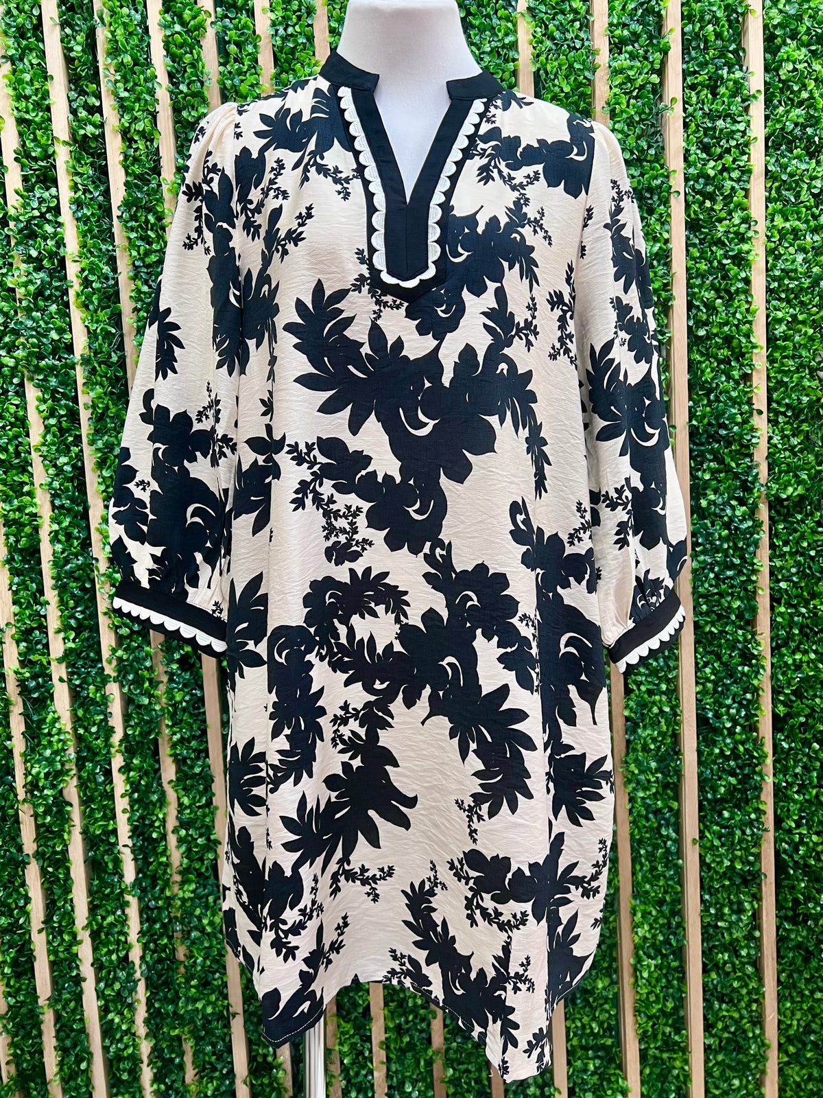 Black Leaves V Neck Long Sleeve Short Dress