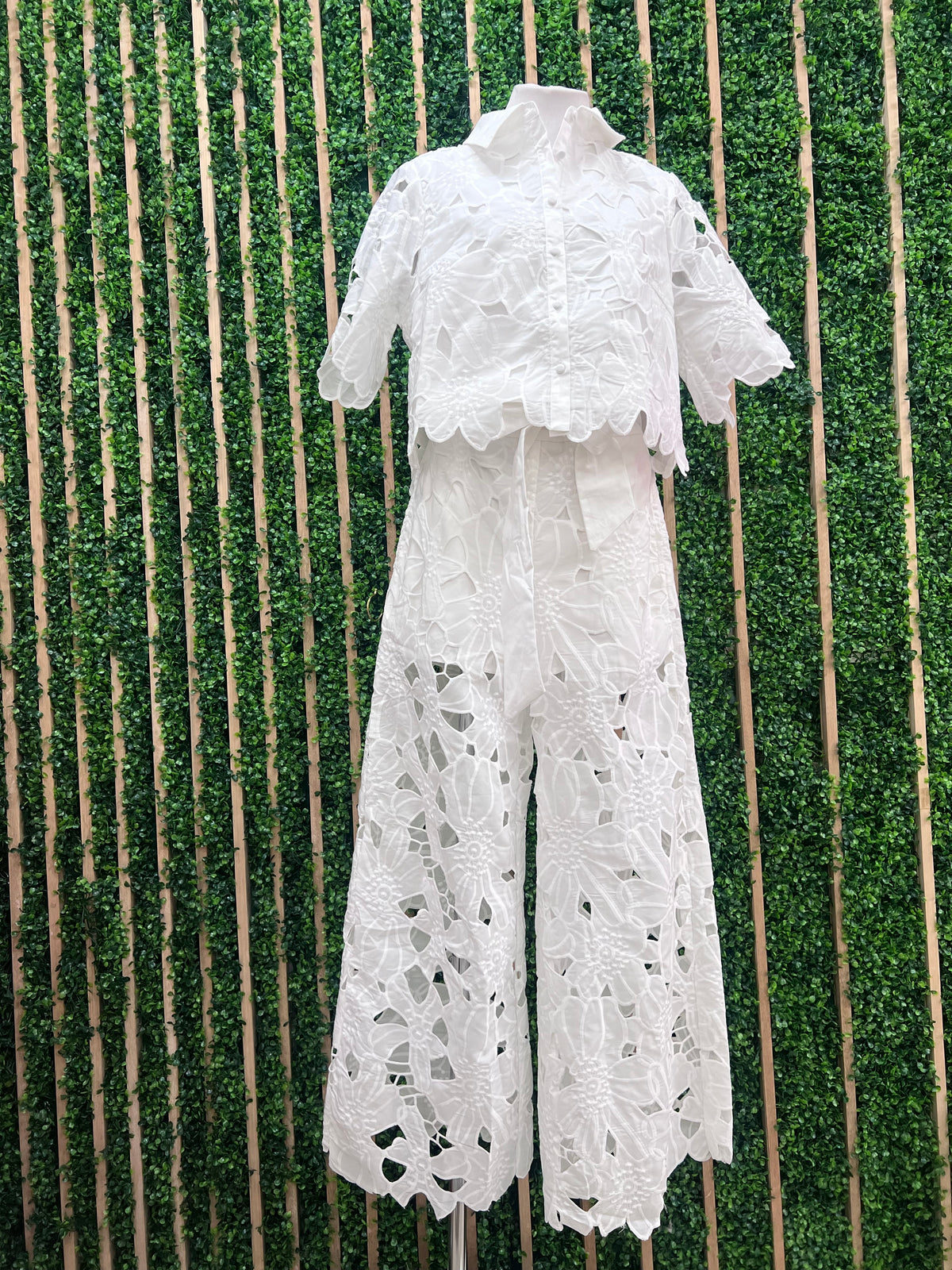 Beautiful White Cutout Floral Lace Pant
