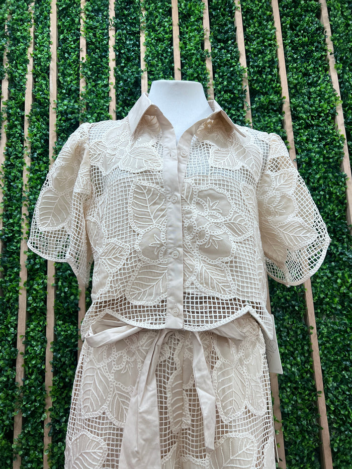 Beautiful Natural Cutout Floral Lace Crop Blouse