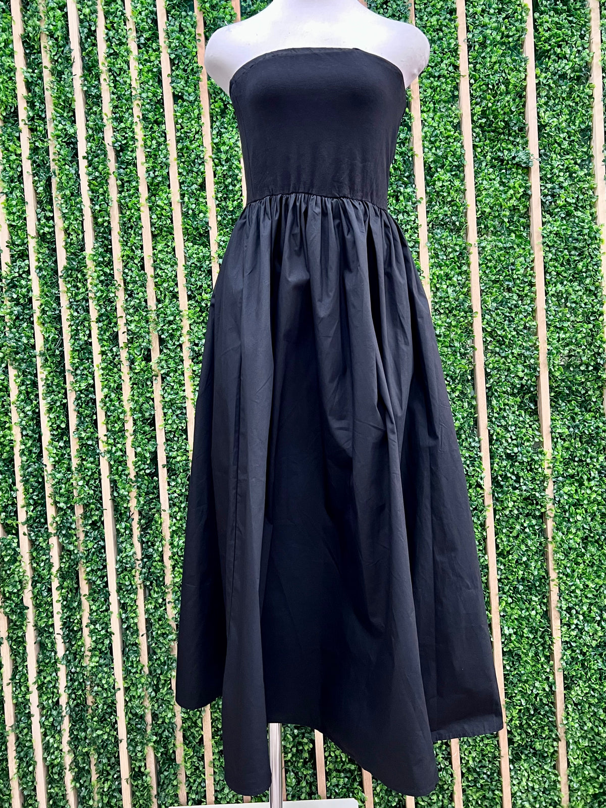 Delicate Strapless Midi Dress
