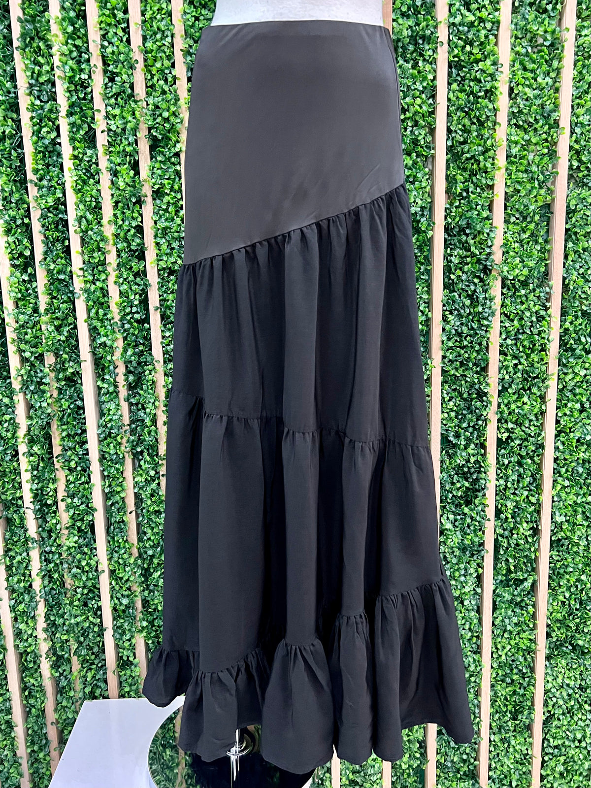 Exquisite Black Assymmetrical Midi Skirt