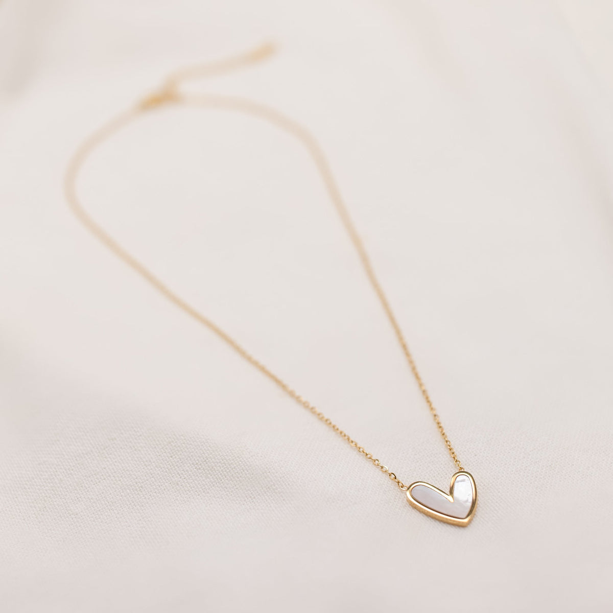 POS - Nacre Heart Necklace