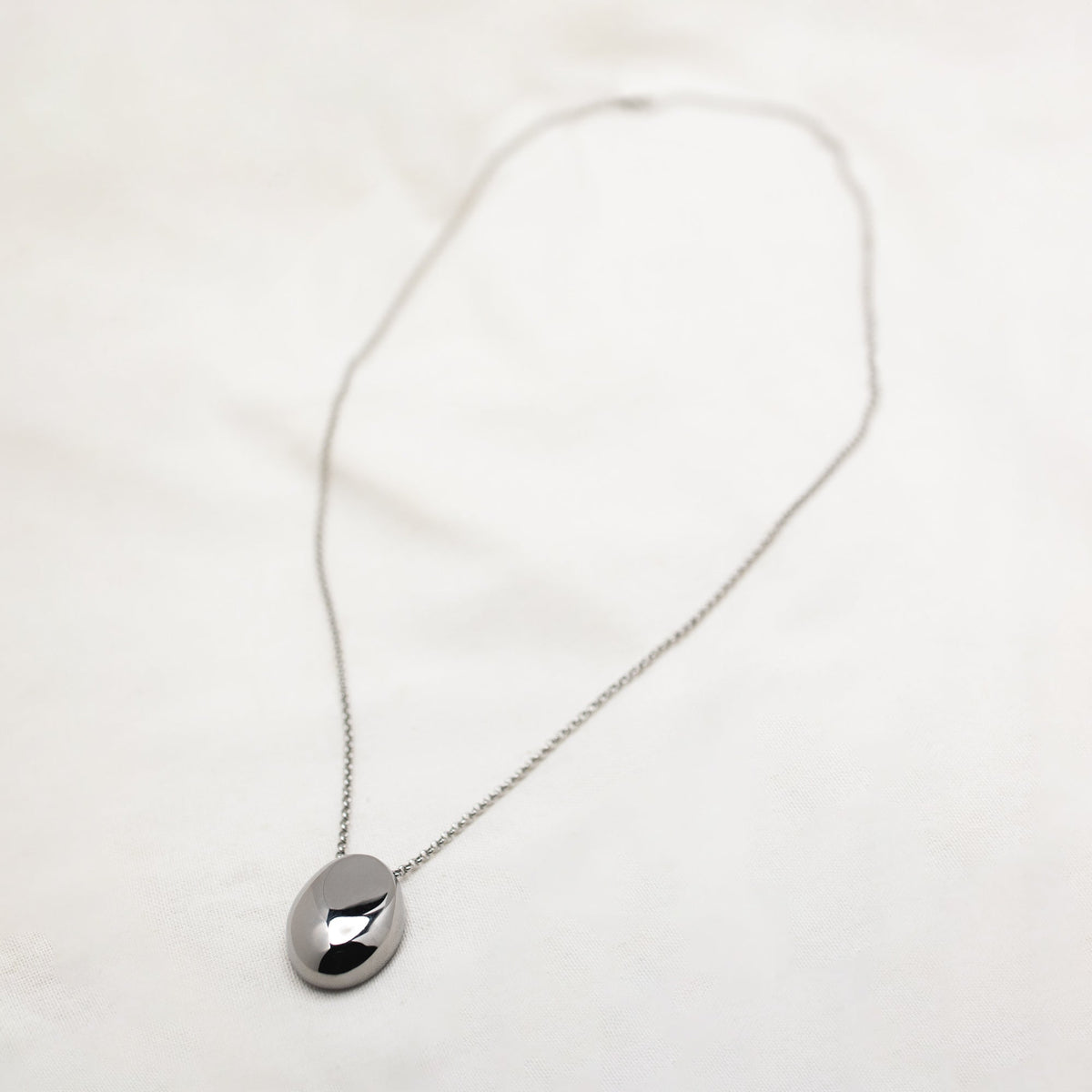 Distorted Oval Pendant Necklace