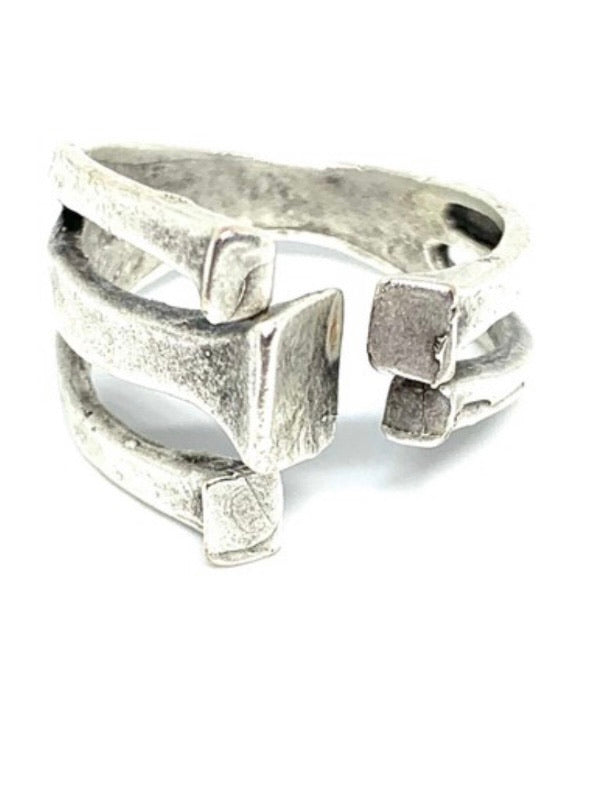 Assymmetrical Squares Ring