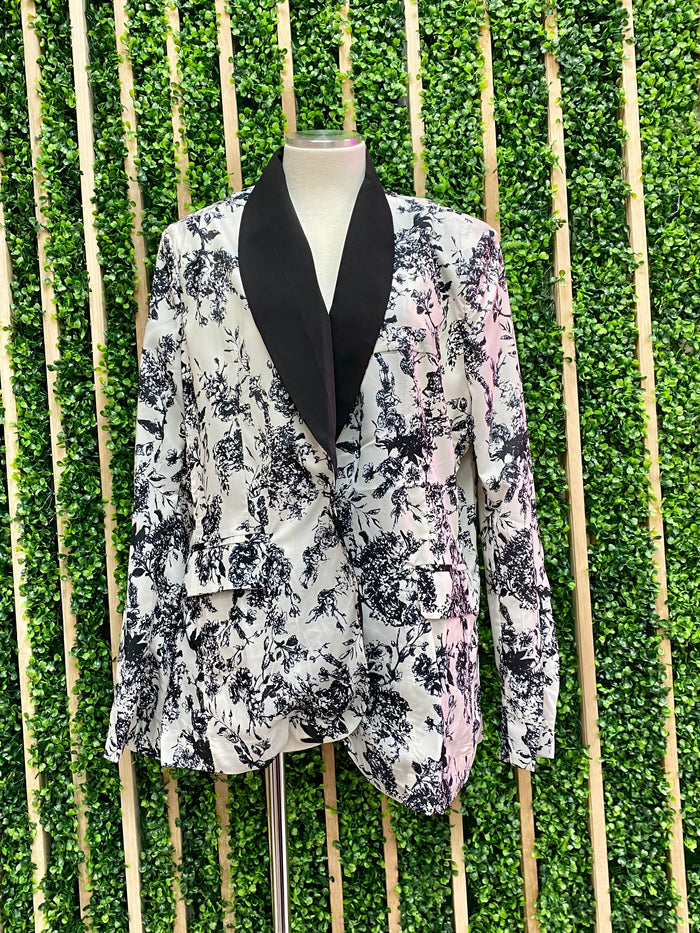 Exquisite Black Floral Blazer