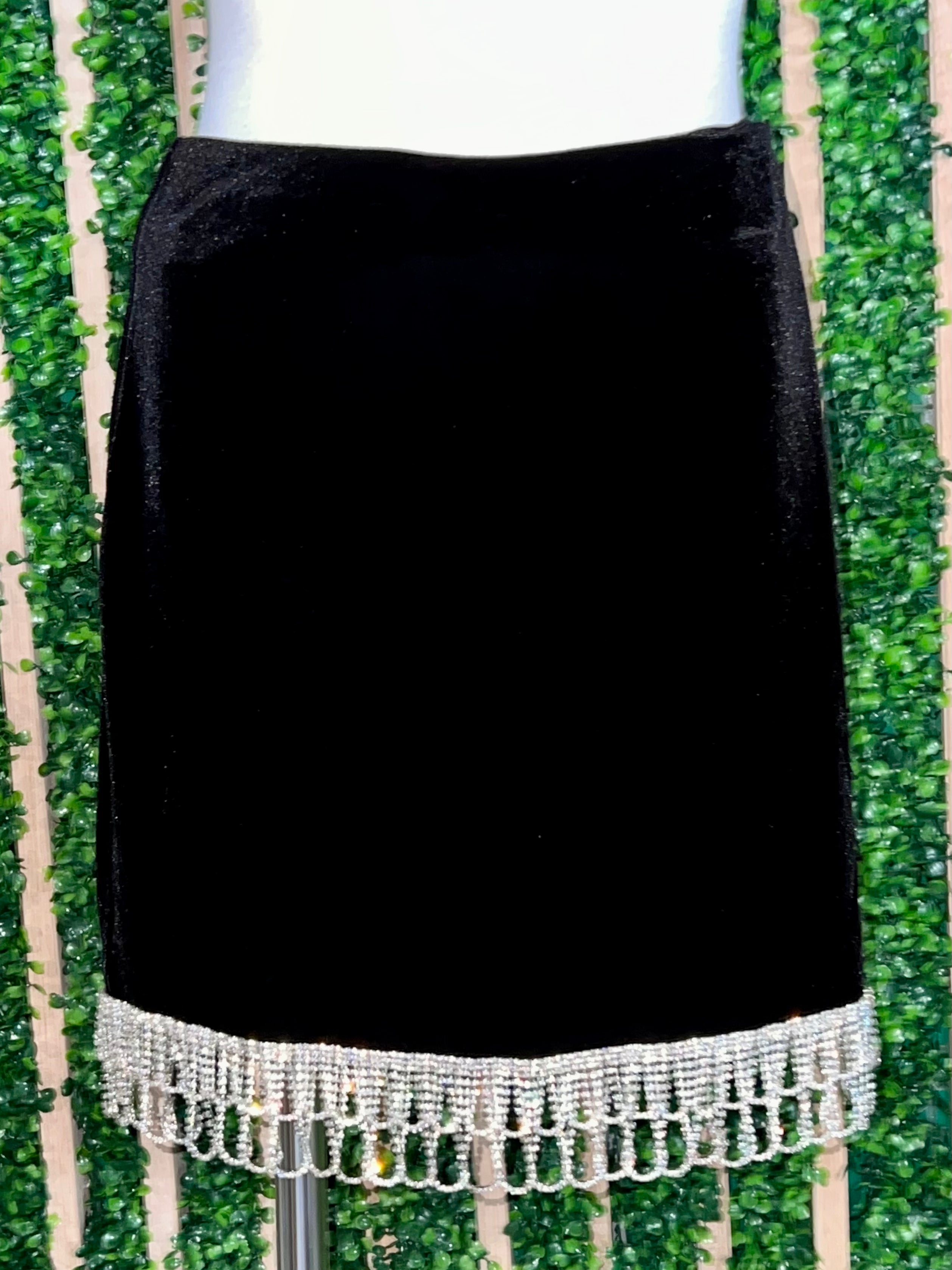 Black velvet trim sales skirt