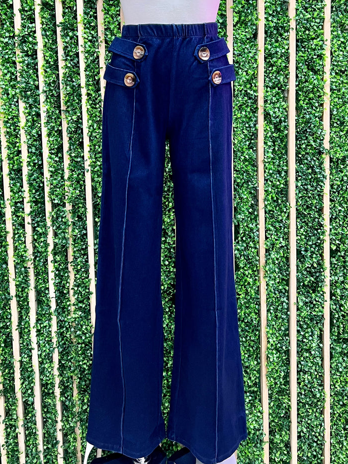 Elegant Botton Detail Flared Pant