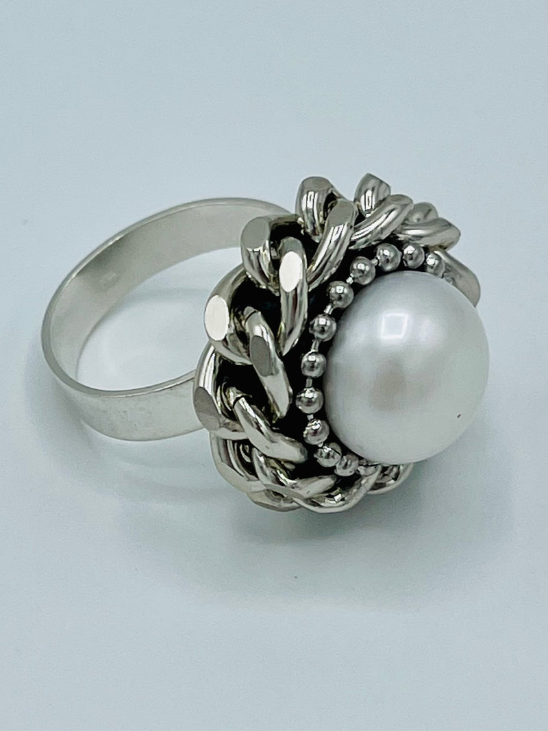 Medium Pearl Ball Chain Links Detail Ring