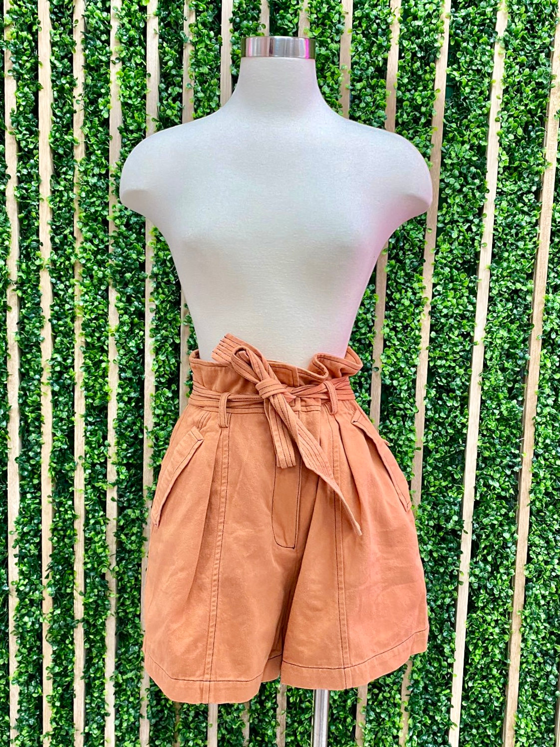 Contrast Stitch High Waist Shorts