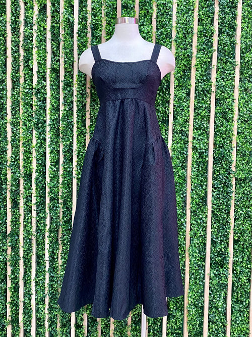 Exquisite Black Audrey Midi Dress