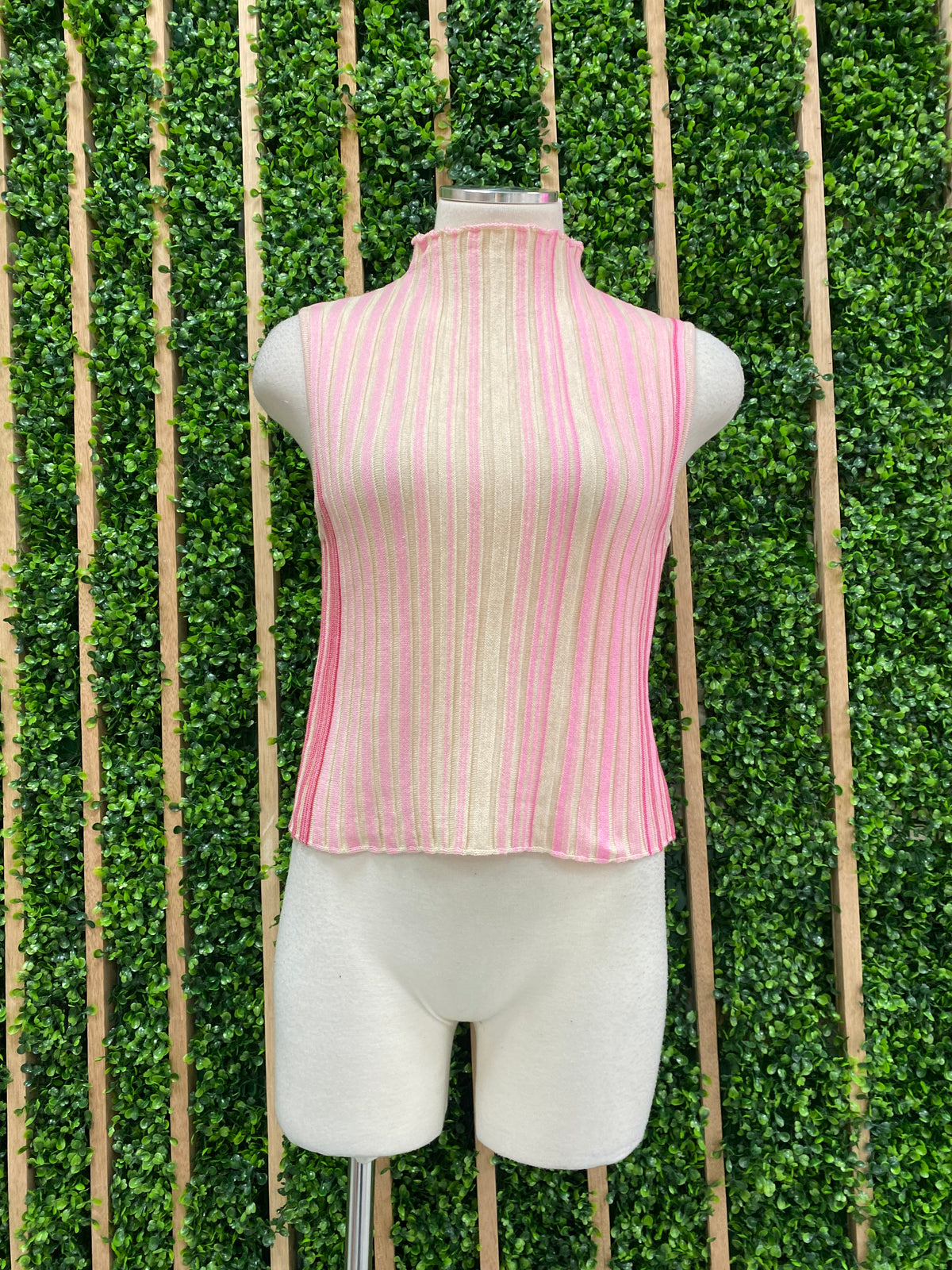 Accordeon Mock Neck TOp