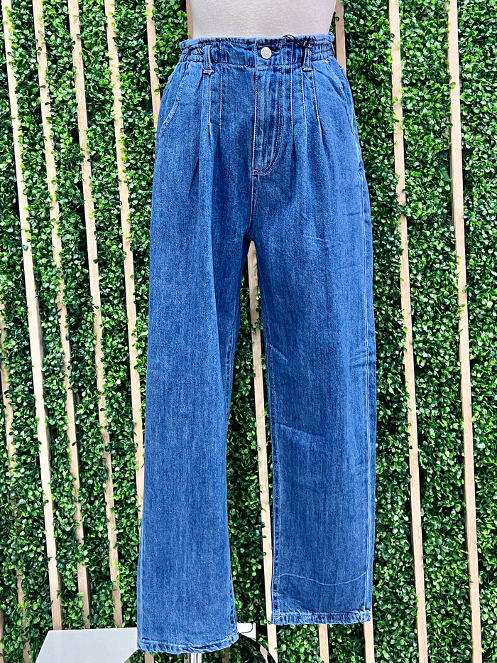 Super High Rise Pleated Mom jean