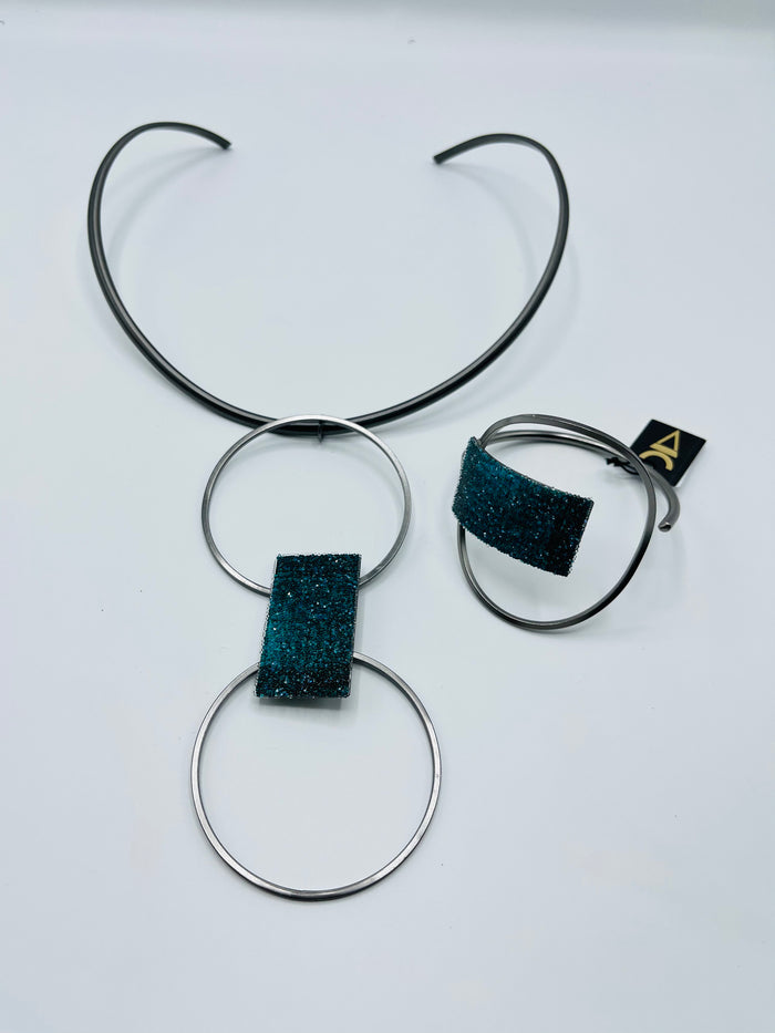 Katerina Emerald Choker Cuff