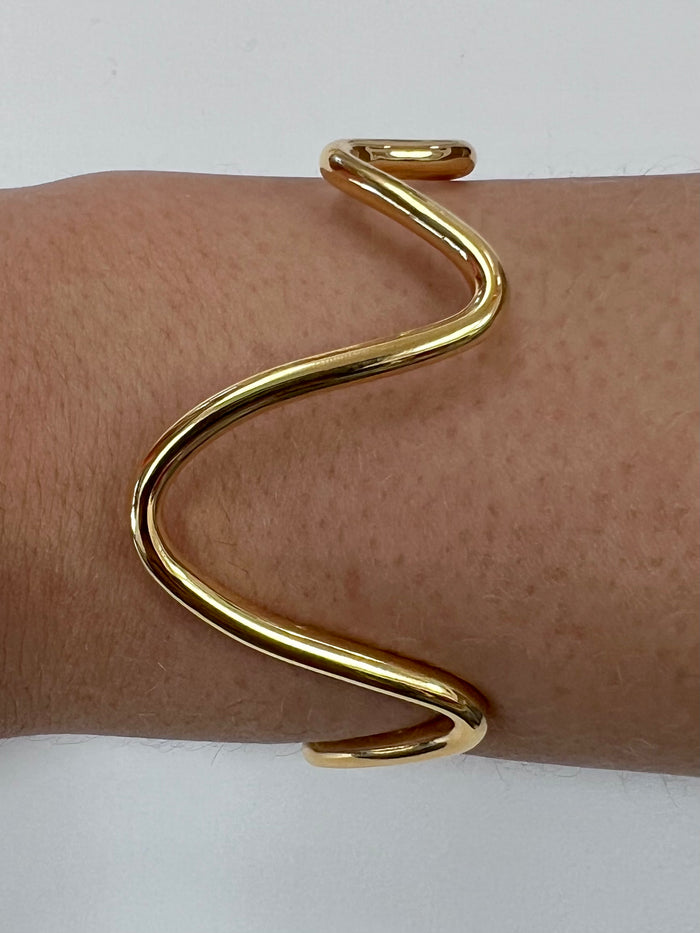 Chloe Wave Contemporary Cuff