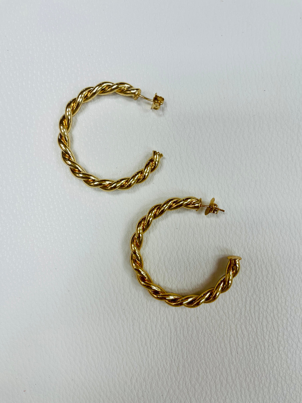 Medium Claire Hoop Earrings